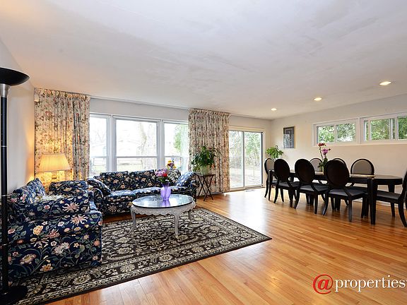 Living Room / Dining Room