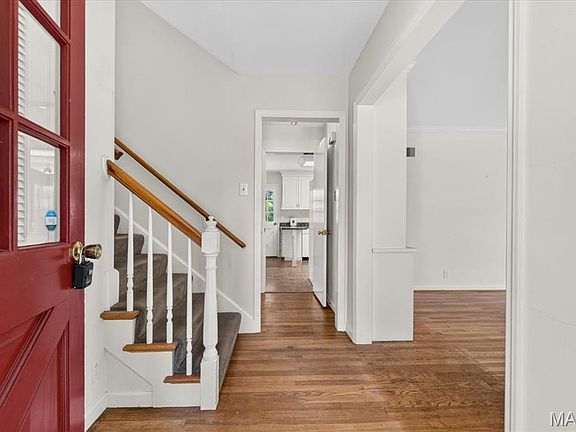 4th image of 621 Windrush Dr