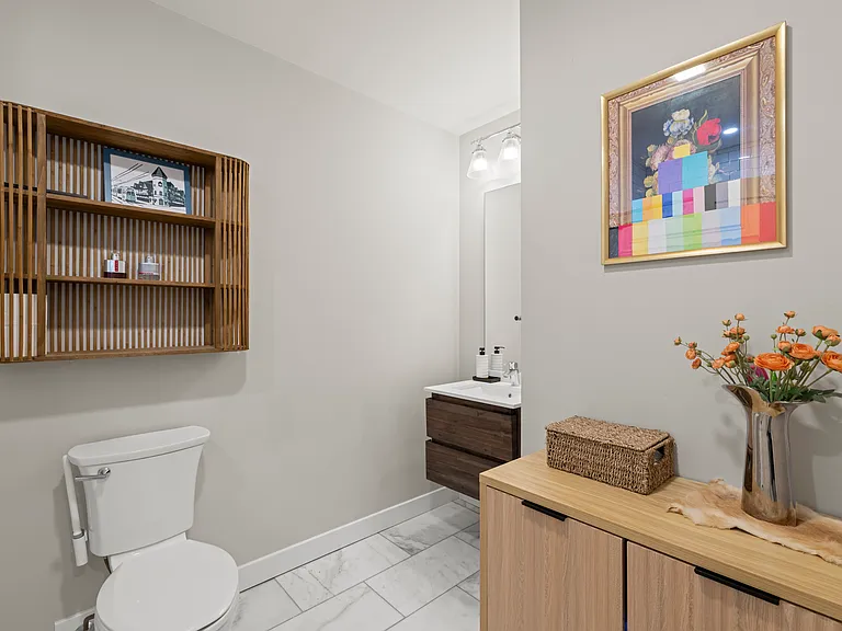 10-16 Everett St #204 — Photo 16