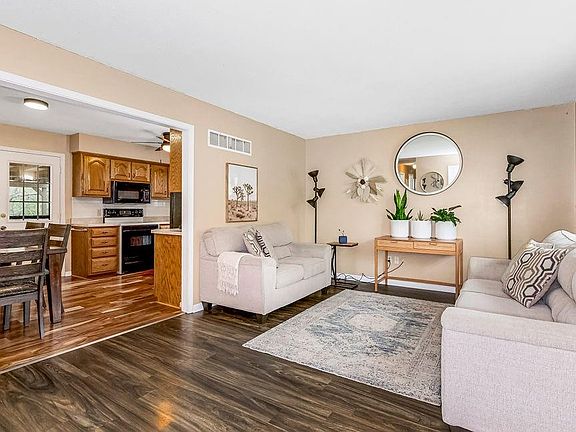 3rd image of 409 Creach Dr