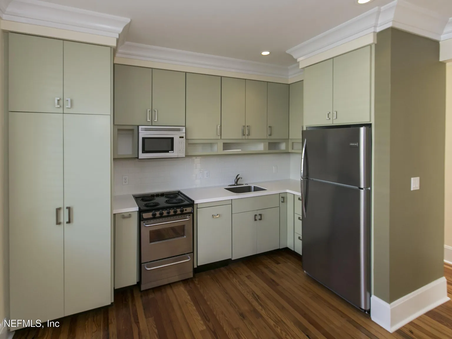1 bed, 1.0 bath, 900 sqft, $1,425 — Photo 2