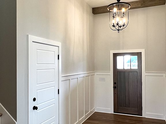 2nd image of 504 Brookridge Ln #28