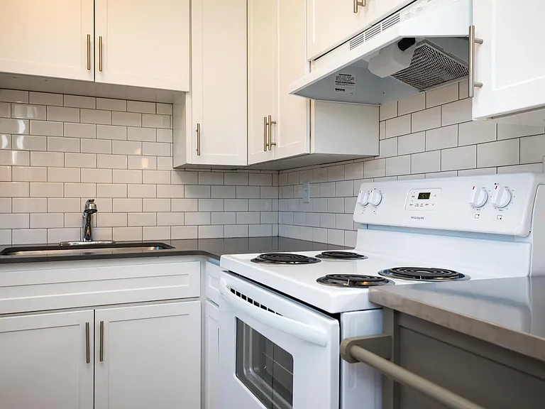 The Jax Apartments | Kitchen