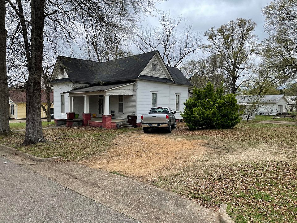 2nd image of 305 9th Ave N