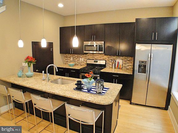 5th image of 914 S 5th St Unit E