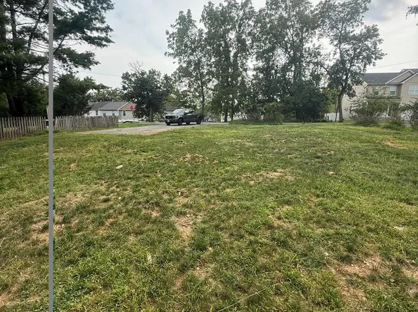 17 Walk Ave, Owings Mills, MD 21117