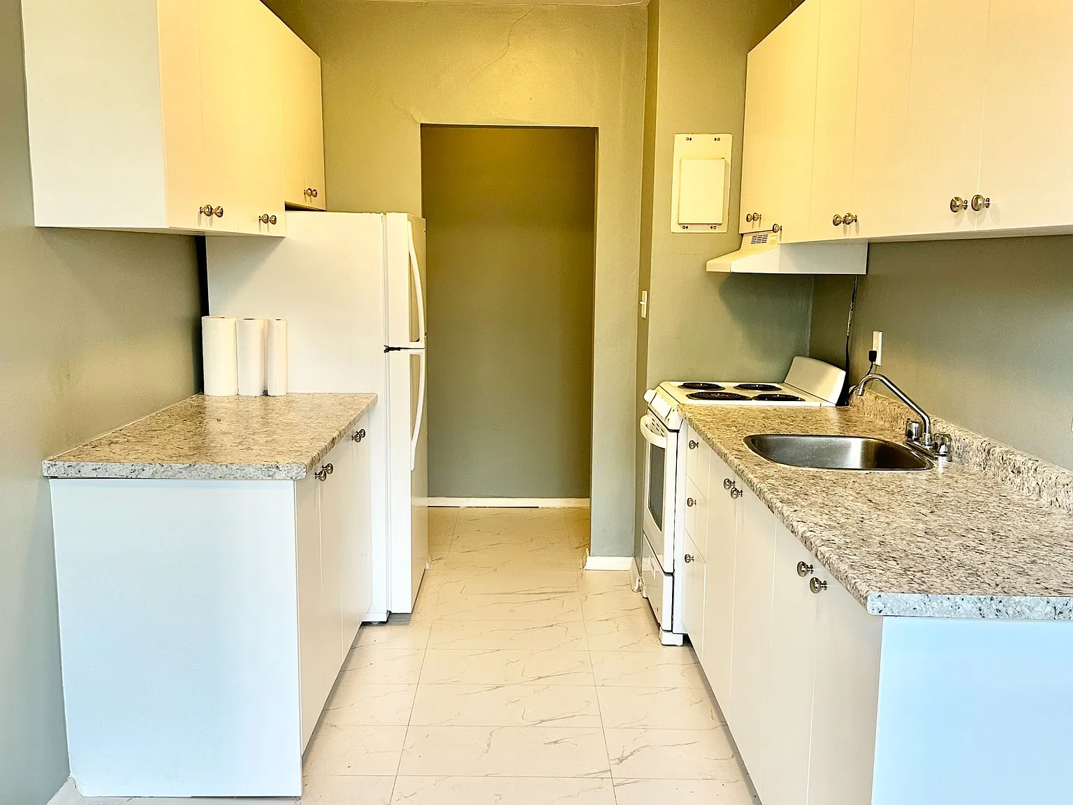 2 bed, $2,195 — Photo 3