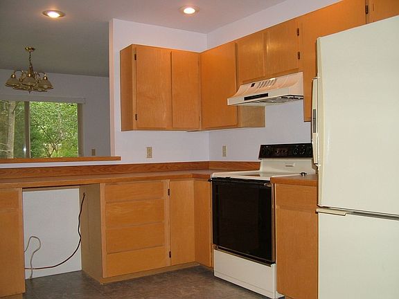 Kitchen 2 (dishwaser out for new flooring)