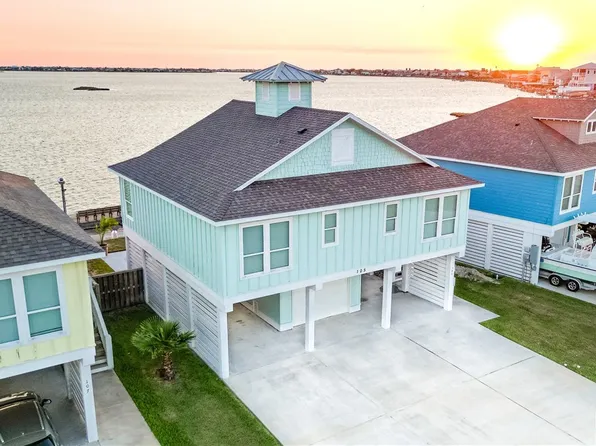 105 Linda Ln, Rockport, TX 78382