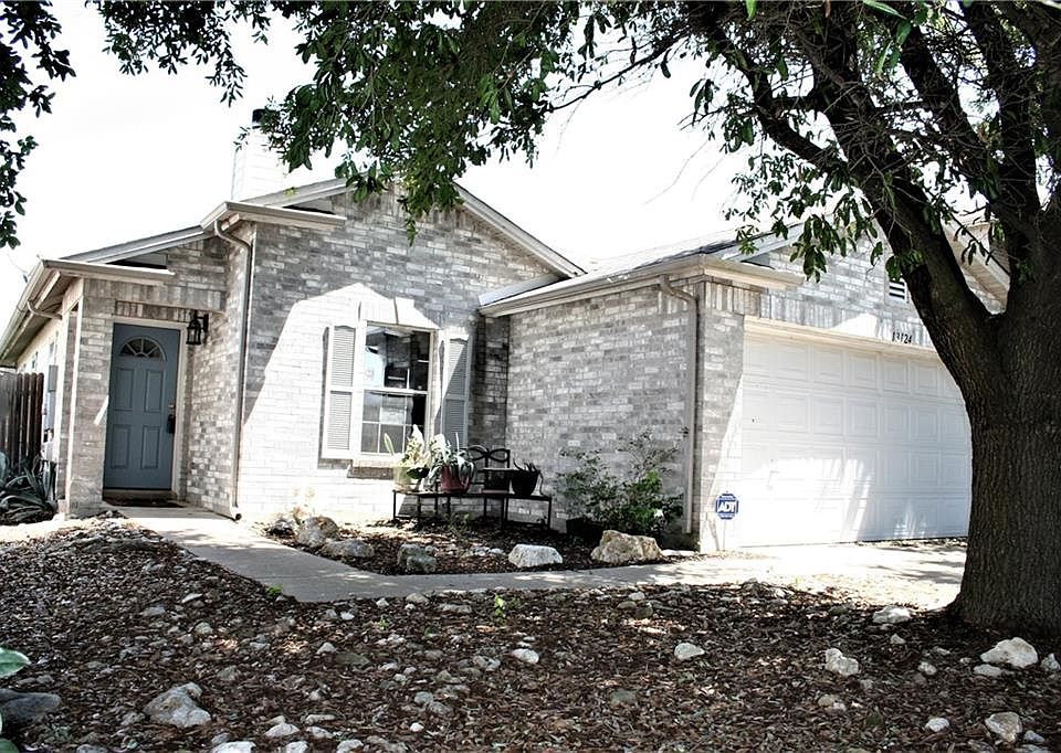 1st image of 13124 Dearbonne Dr