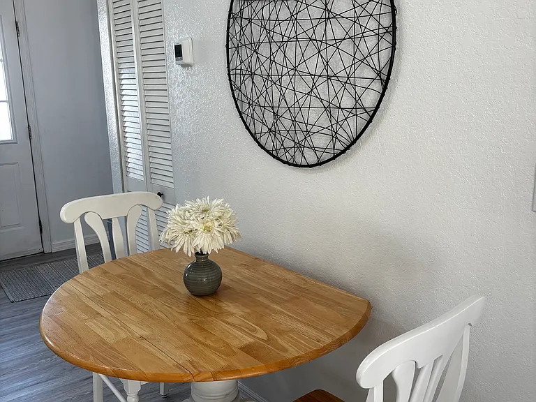 4081 Rockefeller Ave — Photo 8