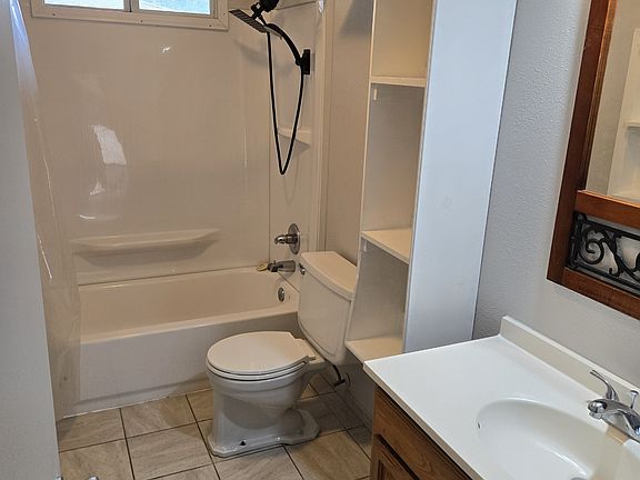 4th image of 804 W Mulberry St #804