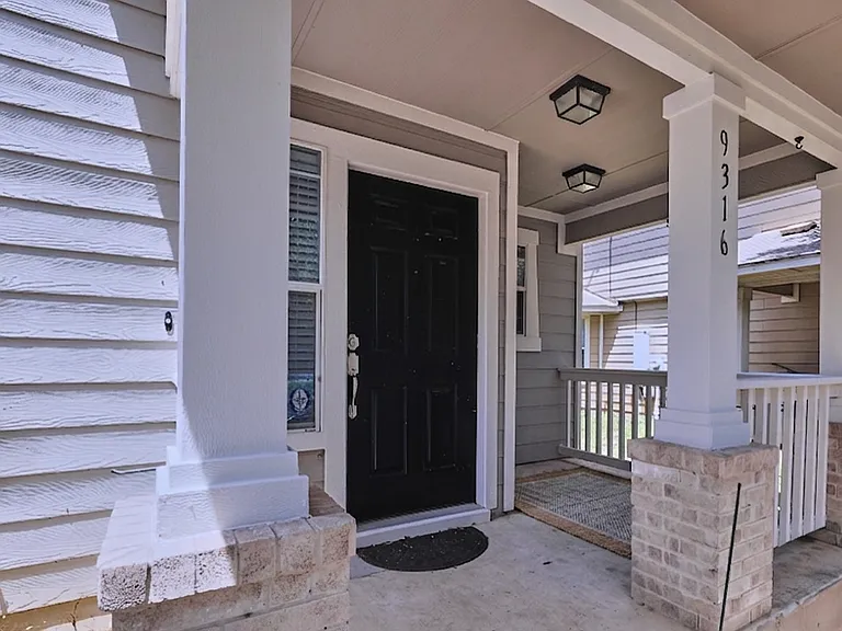 9316 Rowlands Sayle Rd — Photo 2