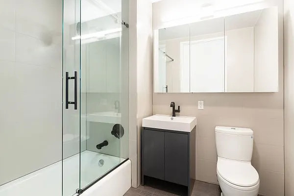 Rented by Kahen Properties | media 37