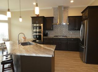 283 W Everglade Ave, Clovis, CA