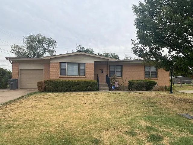3 bed, 2.5 bath, 1800 sqft, $1,495 — Photo 1