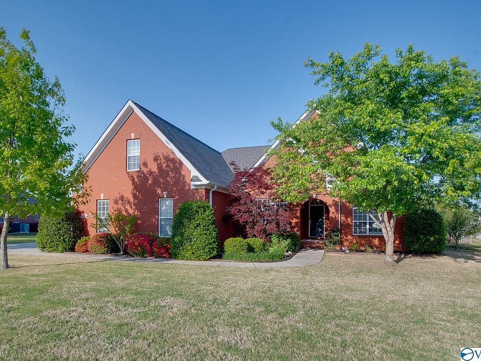 1st image of 4921 Jenna Cir SE