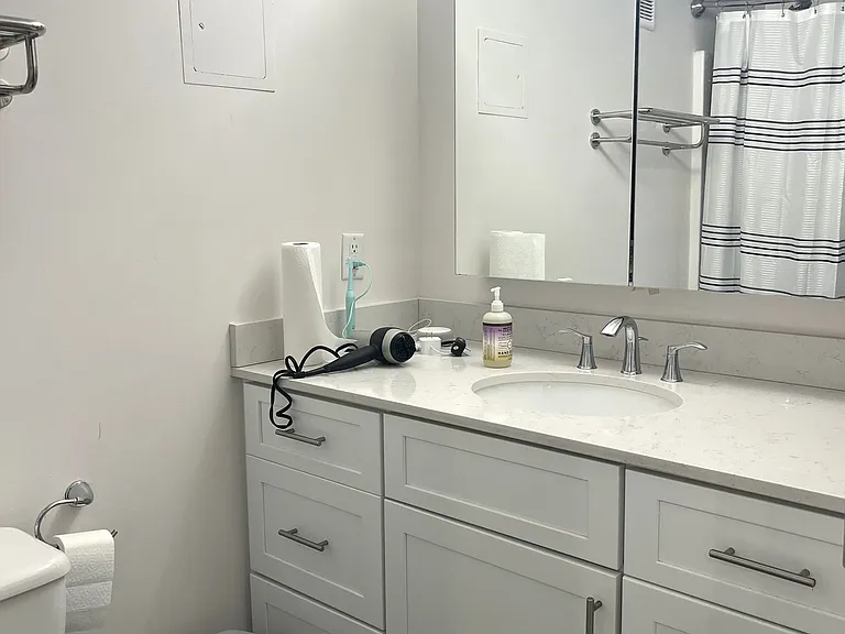 10 Thacher St #10 — Photo 12