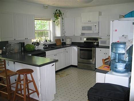 4th image of 6 Lakeview Dr