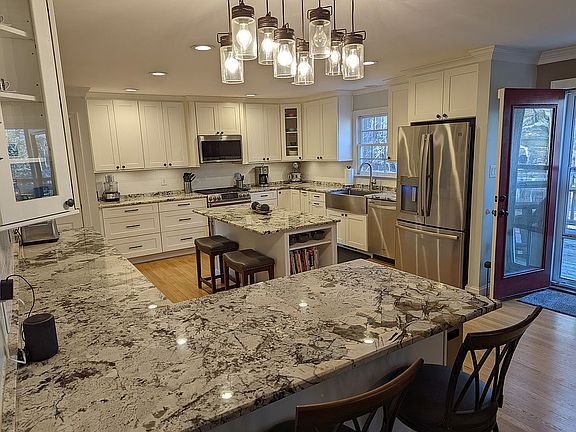 4th image of 11112 Sterling Cove Dr