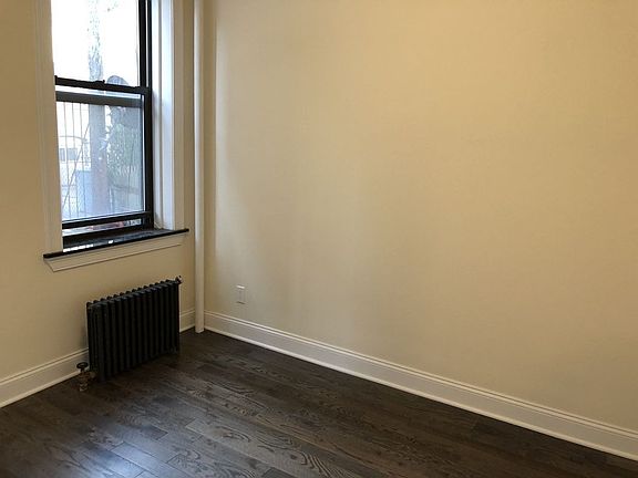 3rd image of 2351 32nd St APT A3