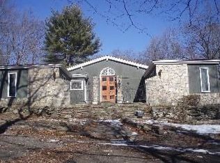 85 Astor Dr, Rhinebeck, NY 12572
