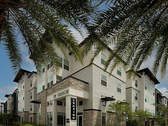 The Addison Universal Boulevard Leasing Office