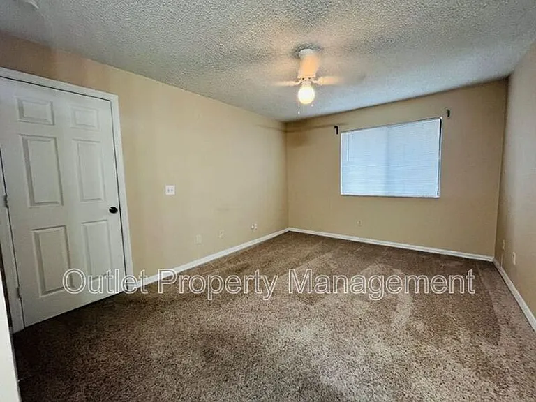 2282 Grenwich Ave #2282 — Photo 9