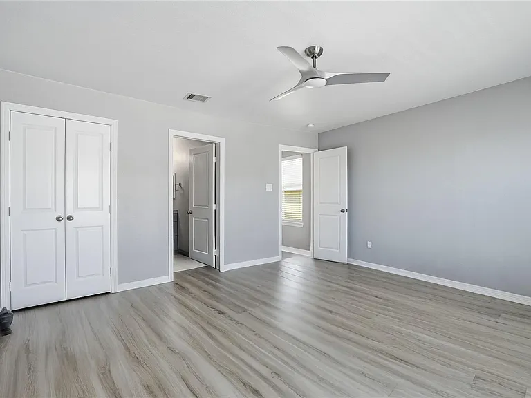 709 N Bayshore Dr — Photo 16