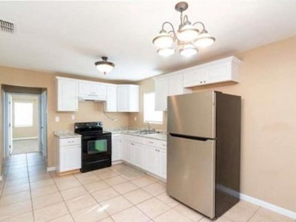 3rd image of 506 E 44th St
