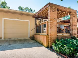 1614 Woodcrest Dr, Manhattan, KS 66502