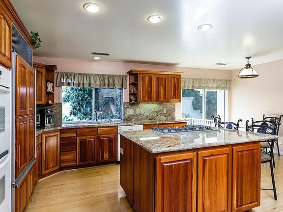 4th image of 5271 Heatherton Dr
