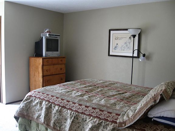 3rd image of 8804 Joli Ct NE