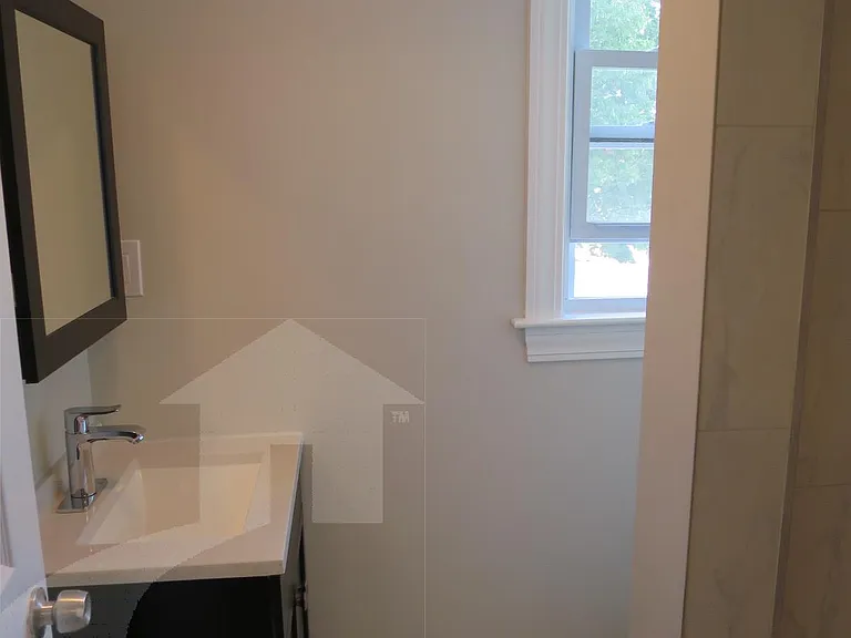 55 Marion St — Photo 8