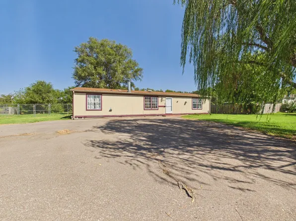 2102 E Winchester St, Wichita, KS 67216