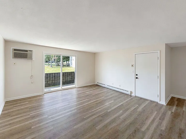 440 North Ave — Photo 12