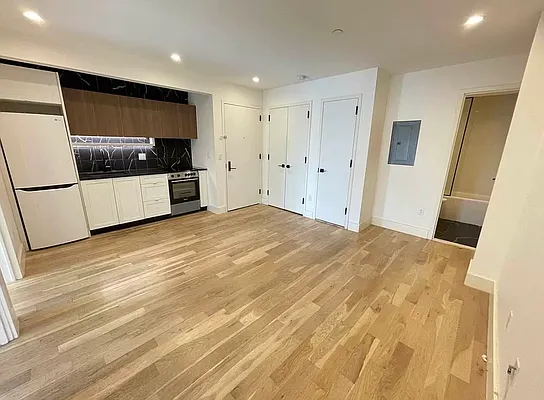 Rented by Cityside Rentals Corp | media 23