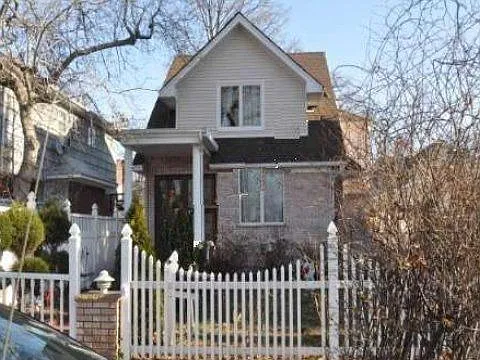 3643 Clearview Expy photo 1