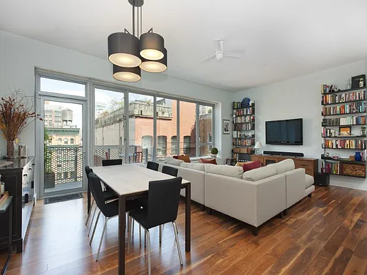 Sold by Sotheby's International Realty | media 1