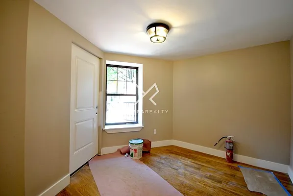Rented by Yaffa Realty LLC | media 35
