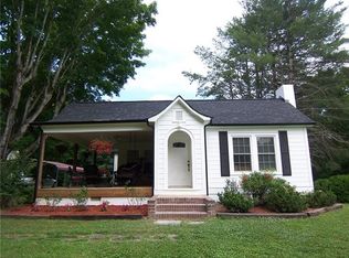 911 Hibriten Dr SE, Lenoir, NC 28645