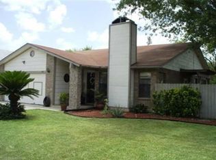 101 Windrift Ln, Laredo, TX 78041