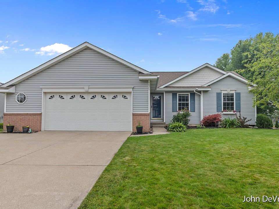 1st image of 1521 Sunflower Way