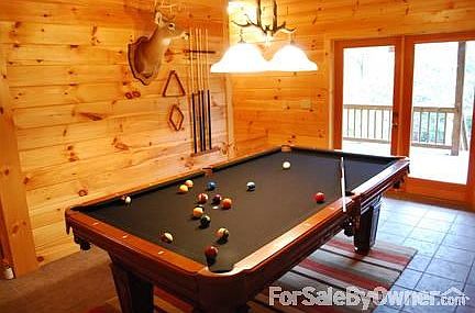 Finished Basement w Pool Table/Fireplace
						:
						Finished basement with pool table, fireplace, bedroom/bathroom.