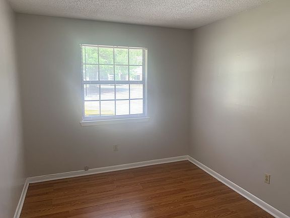5th image of 34 Cape Dr NW