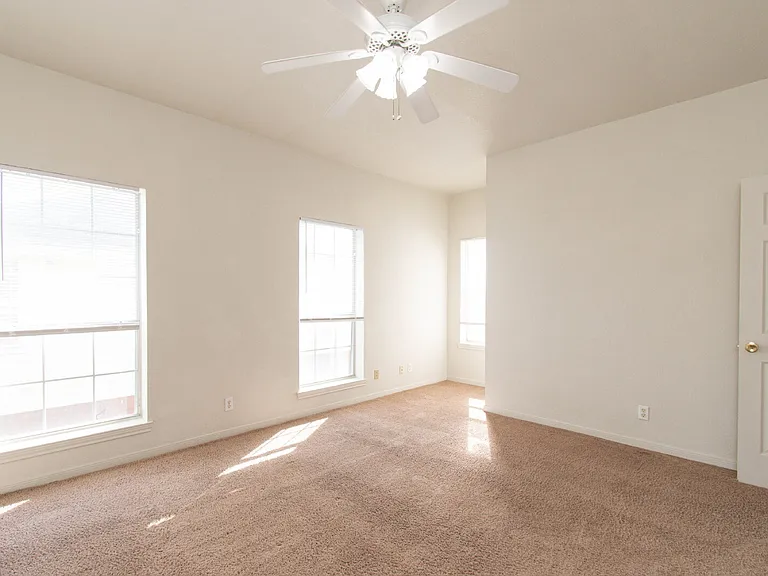 5804 Hamza Cir — Photo 10