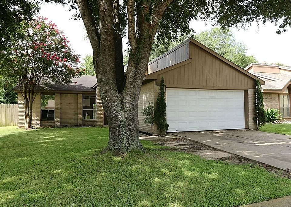 1st image of 19927 Sand Creek Ct