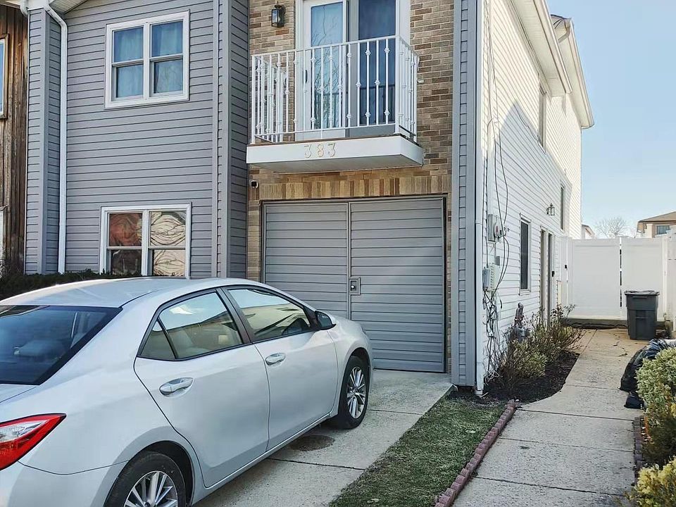1st image of 383 Grantwood Ave Floor 1