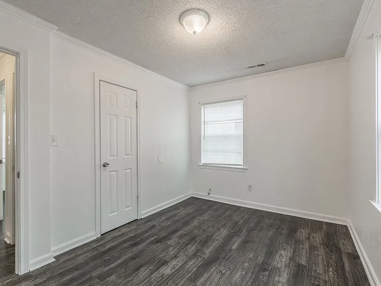 7917 Park Ave — Photo 11
