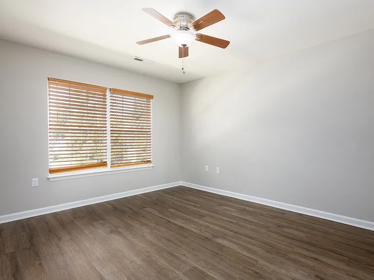 Cedar Trace Apartment Homes — Photo 18
